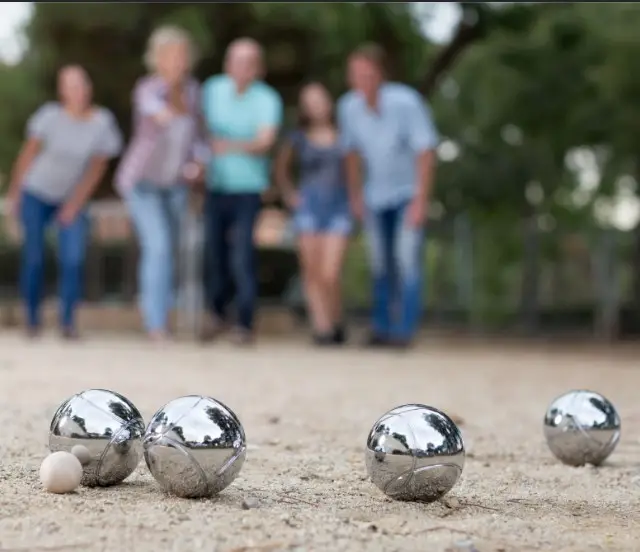 Pétanque Kezdőknek: A Teljes Útmutató a Játékhoz (2025)